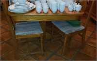 Dinning Room Table & 4 Chairs W/ Leaf