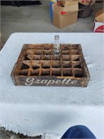 Grapette bottle Carrier & 6 oz Bottle