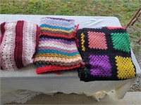 3 Knitted Blankets and Throws