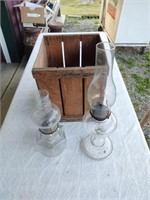 2 Oil lamps and small wooden crate