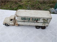 Green Giant Truck & Trailer