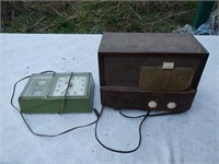 2 Vintage radios