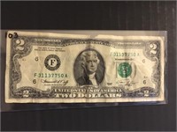 1976 Federl Reserve Note two dollar bill (wore)