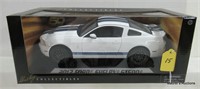 Shelby Collectibles 2013 GT 500 White w/Blue, OB