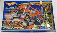 Hot Wheels Atomix City Micro Set, OB