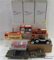 Large Group of Die Cast Vehicles