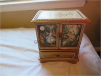SMALL JEWELRY CHEST WITH JEWELRY