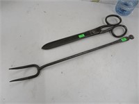 Meat fork & tailor scissors