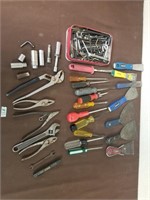 Screw drilvers, alan keys, and more tools