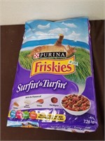 Purina Friskies Surf and Turfin (store damages)
