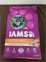 6.80kg Iams chicken and whole grains (damaged)