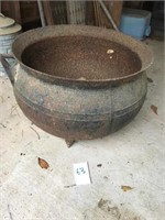 Large Gypsy Pot ( 24" Dia & 16" D ~ Great Shape)