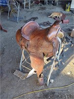 Saddle