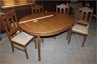 Vintage Dining Room Table & 4 Chairs w/1 leaf