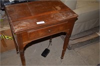 SINGER SEWING MACHINE AND TABLE
