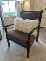 SIDE CHAIR W/PILLOW