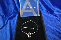 Avon Silvertone Omega Necklace w/