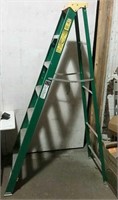 7' Davidson Fiberglass Step Ladder