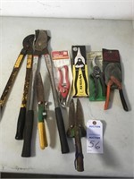 Garden shears, pruner, manual trimmer