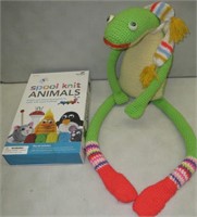 New Spool Knit Animal KIt & Frog In A Mood Figure
