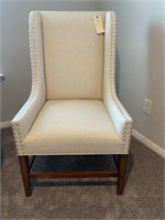 UPHOLSTERED CHAIR