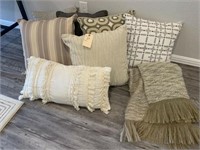 7 PC PILLOWS & THROW