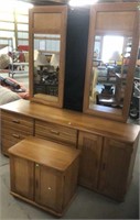 Broyhill Premier Oak Dresser w Mirrors and