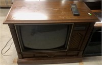Crosley Console TV w Remote Looking for a