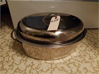 LARGE STAINLESS STEEL ROASTER W/ DRIP TRAY