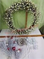 Light up Wreath & holiday floral