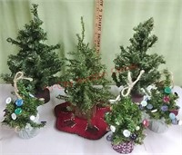 Button & holiday mini Christmas trees