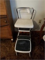 COSCO FOLD OUT STEP KITCHEN STEP STOOL