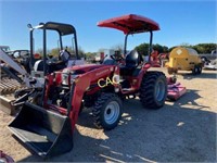 Mahindra 1526 HST 4WD w/loader & bucket