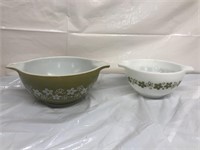 Pyrex bowls green and white