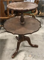 2 tier round pie crust table, Measures 30in tall
