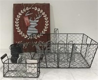 Lot with various wire baskets and sign