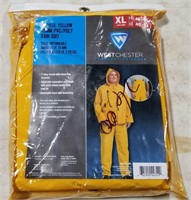 XL rain suit for construction or wrecker driver