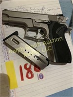 Smith Wesson Mod 5906 9mm**