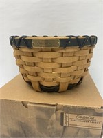 Signed by Gary Collectors club 2008 member basket