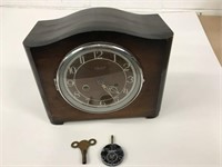 Working Elg-Art Mantle Clock w/Pendulum & Key