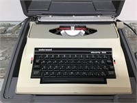 Underwood Electric 555 typewriter w/case - working