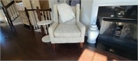 2PC-WINGBACKED SIDE CHAIR W/THROW