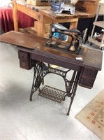 Vintage  singer sewing machine