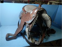 Circle Z 16" show saddle w/ front & back cinch