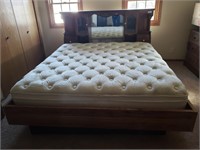 WATERBED w/Queen Regular Mattress