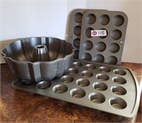 MUFFIN TINS & BUNDT PAN