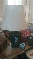 Nice looking golfer themed table lamp
