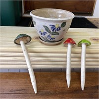 Pottery Planter & Mushroom Garden Décor