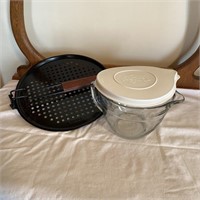 Pizza Grill Pan & Pampered Chef Large Batter Bowl