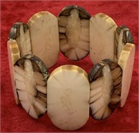 Beautiful ivory stretch bracelet, 4" when laid fla
